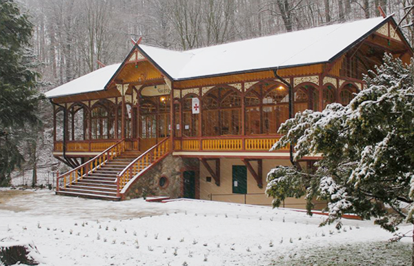 U Nás Vápenná Ballroom / Tančírna v Račím Údolí